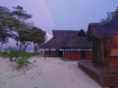 Southern Mentawai Outpost 호텔 Sibigau Island 외부 사진